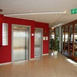 Hall Konsul Fotos