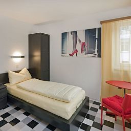 Camera Schlosshotel Art Furrer Fotos