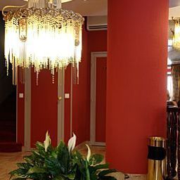 Hall Ambassade Fotos