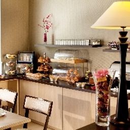 Buffet Champs Elysees Friedland Fotos
