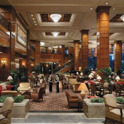 Bar Shangri La Hotel Surabaya Fotos