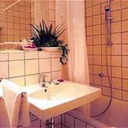 Bathroom Atrium an der Messe Garni Fotos