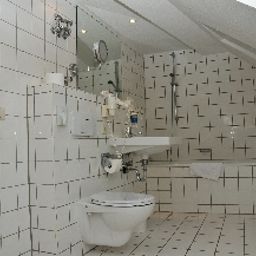 Bathroom Atrium an der Messe Garni Fotos