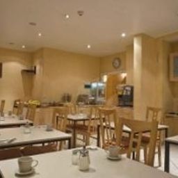 Sala de desayuno Plasky Fotos