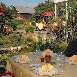 Terrasse Bütgenbacher Hof Relais du Silence Fotos
