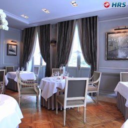 Salle du petit-déjeuner située dans le restaurant De Castillion Fotos
