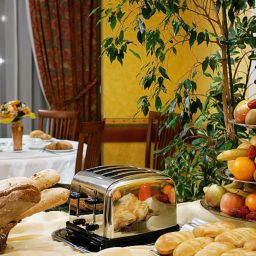 Buffet Saint Sauveur Fotos