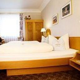 Zimmer Teddybärenhotel Peterhof Fotos