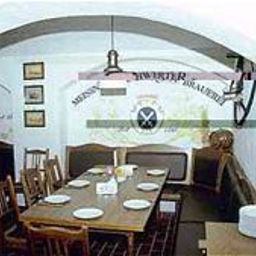 Breakfast room within restaurant Ross Fotos