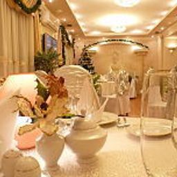 Salle du petit-déjeuner située dans le restaurant Eney Fotos