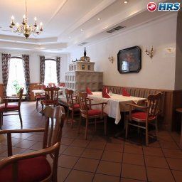 Salle du petit-déjeuner située dans le restaurant Zur Linde Fotos