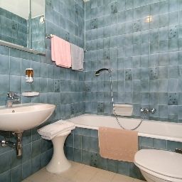 Cuarto de baño Hotel Feneberg Fotos