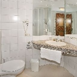 Bathroom Post Fotos