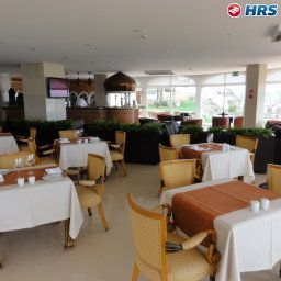 Salle du petit-déjeuner située dans le restaurant Oriental Aparthotel Fotos