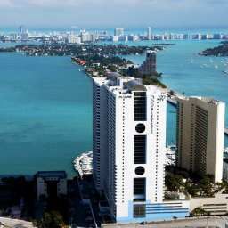Vista exterior DoubleTree by Hilton Grand Hotel Biscayne Bay Fotos