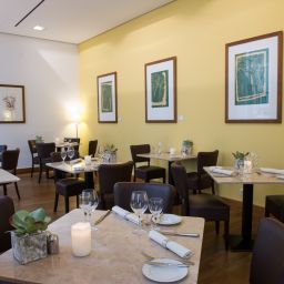 Salle du petit-déjeuner située dans le restaurant art'otel  mitte by park plaza Fotos