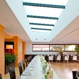 Salle du petit-déjeuner située dans le restaurant Montfort das Hotel Fotos