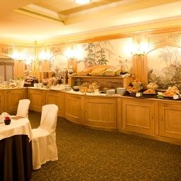 Buffet Adi Doria Grand Hotel Fotos