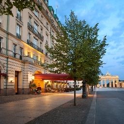 Außenansicht Adlon Kempinski Fotos
