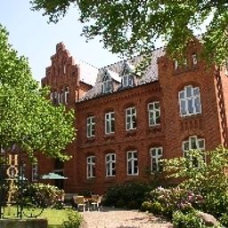 Außenansicht Altes Gymnasium Fotos