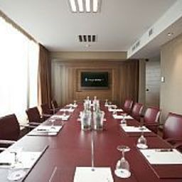 Sala konferencyjna Hyllit Fotos
