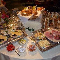 Buffet Garten Hotel Salzach Garni Fotos