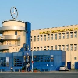 Widok zewnętrzny AVUS an der Messe Fotos