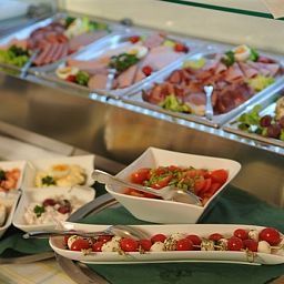 Buffet Comfort Hotel Am Kurpark Fotos
