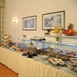 Buffet Comfort Hotel Am Kurpark Fotos