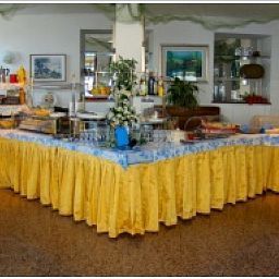 Buffet Brenzone Villa del Lago Fotos