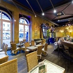 Frühstücksraum im Restaurant Denner Fotos