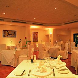 Restauracja Coral Beach Hotel & Resort Fotos