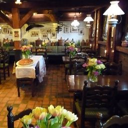 Breakfast room within restaurant Schloss-Hotel Fotos