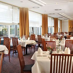 Breakfast room within restaurant RAMADA Fotos