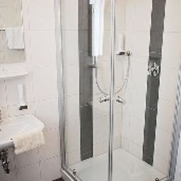 Bathroom Zur Rose Gasthof Fotos