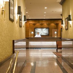 Hall Hotel Newton Fotos