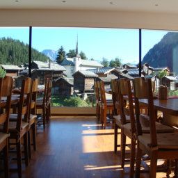 Sala colazione nel ristorante Blattnerhof - Blatten Fotos
