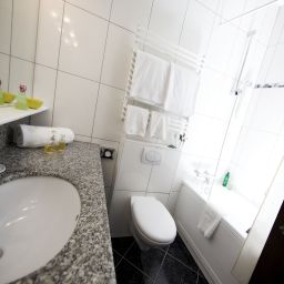 Cuarto de baño BEST WESTERN Alpen Resort Hotel Fotos