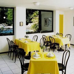 Salle du petit-déjeuner Nessi Fotos