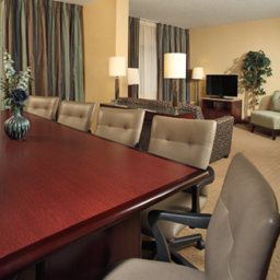 Sala konferencyjna DoubleTree Suites by Hilton Raleigh-Durham Fotos