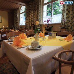 Salle du petit-déjeuner située dans le restaurant Fröbelhof Fotos