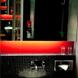 Camera da bagno Opéra de Noailles Golden Tulip Fotos