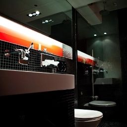Camera da bagno Opéra de Noailles Golden Tulip Fotos