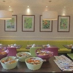 Buffet Kyriad Paris La Defense Courbevoie Fotos