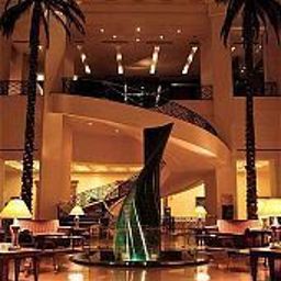 Hall Conrad Cairo Fotos