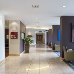 Hall Holiday Inn LONDON - GATWICK AIRPORT Fotos