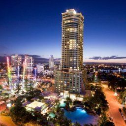 Vista exterior Crown Towers Resort Fotos