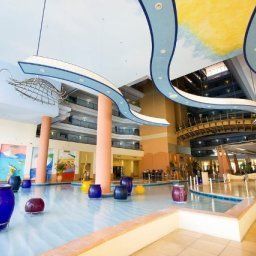 Hall Crown Towers Resort Fotos