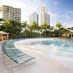 Piscina Crown Towers Resort Fotos