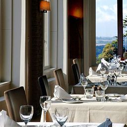 Breakfast room within restaurant Chateau de Namur Fotos